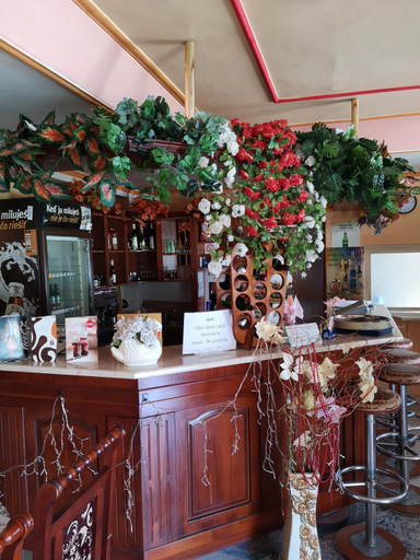 Food & Drinks 1, Biela Labut, Michalovce