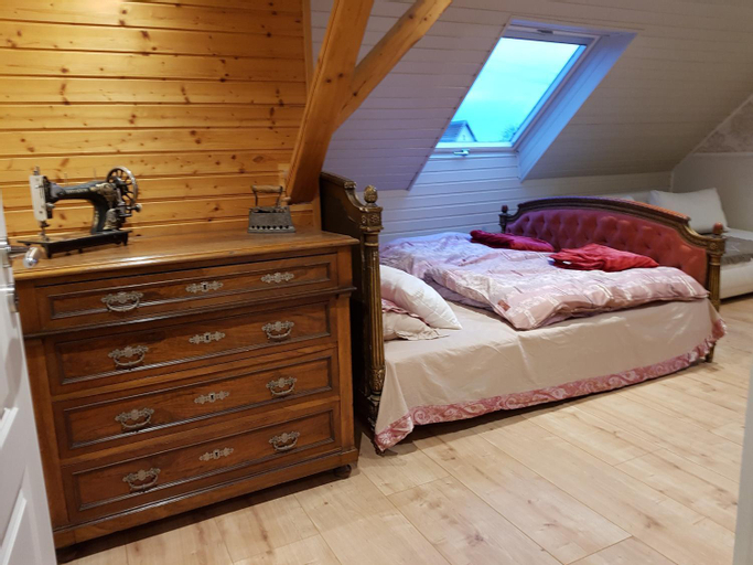 Bedroom 2, Zucht- und Ausbildungsstall Rubly, Südwestpfalz