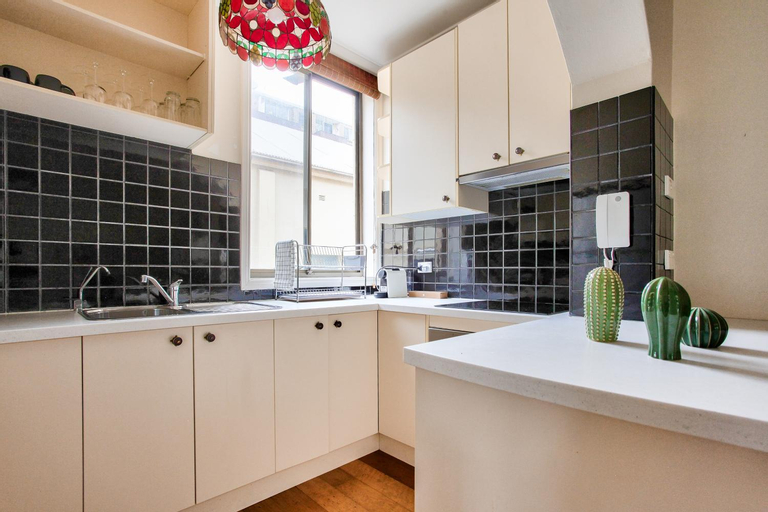 Facilities 4, 2 Bedroom Apartment Newtown Near to Shops 2, Sydney