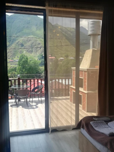 Others 4, Come & Rest, Kazbegi