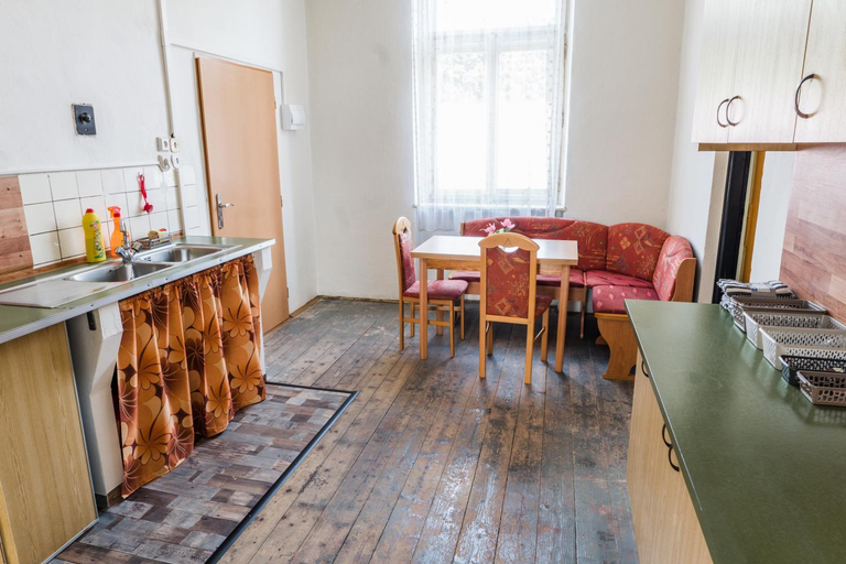 Others 3, Ubytovani na Jakuli, České Budějovice