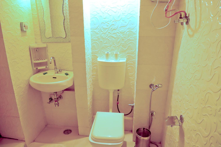 Bathroom 3, Singhvi's Haveli Hotel, Jodhpur
