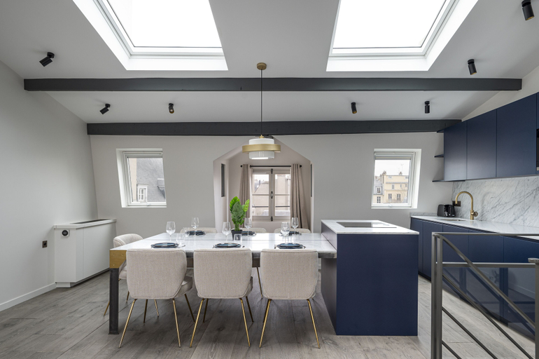 Others 5, Saint Germain Residence, Paris