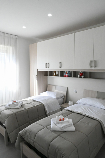 Room 5, Naples Home, Napoli
