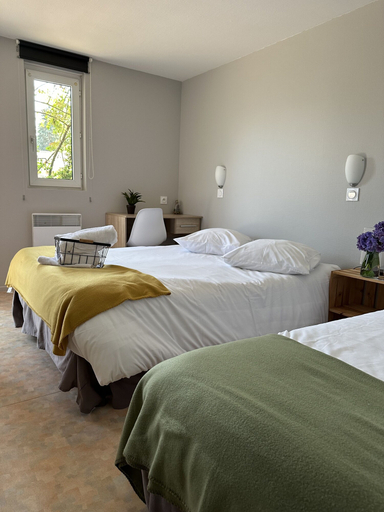 Bedroom 3, Du côté de Chez SAM La Marguetière, Allier