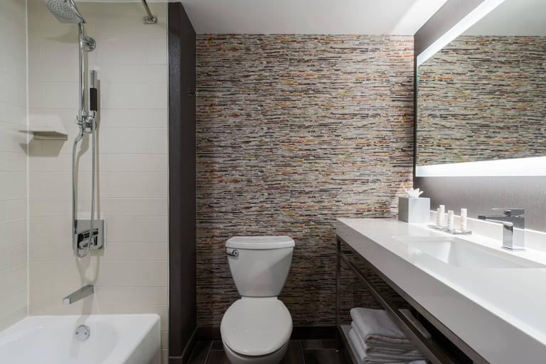 Bathroom 5, Baltimore Marriott Waterfront, Baltimore