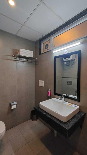 Bathroom 5, Mavens White Artemis Hospital Road Gurgaon, Gurgaon