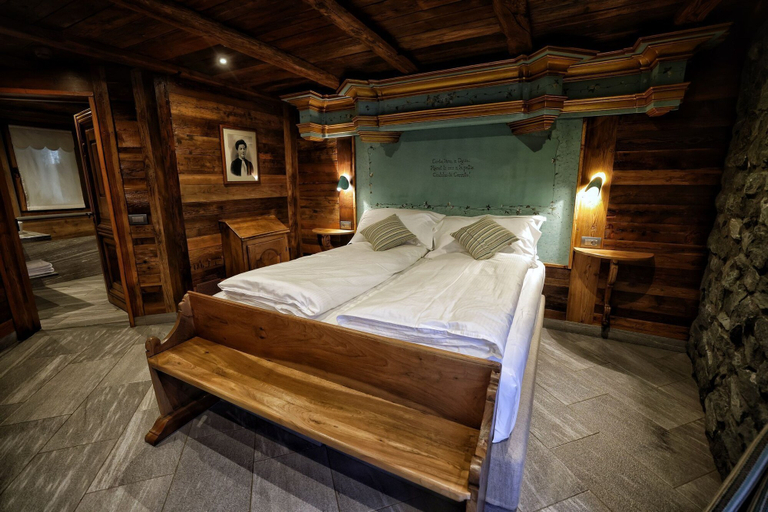 Bedroom 2, Café Quinson Relais de Charme, Aosta