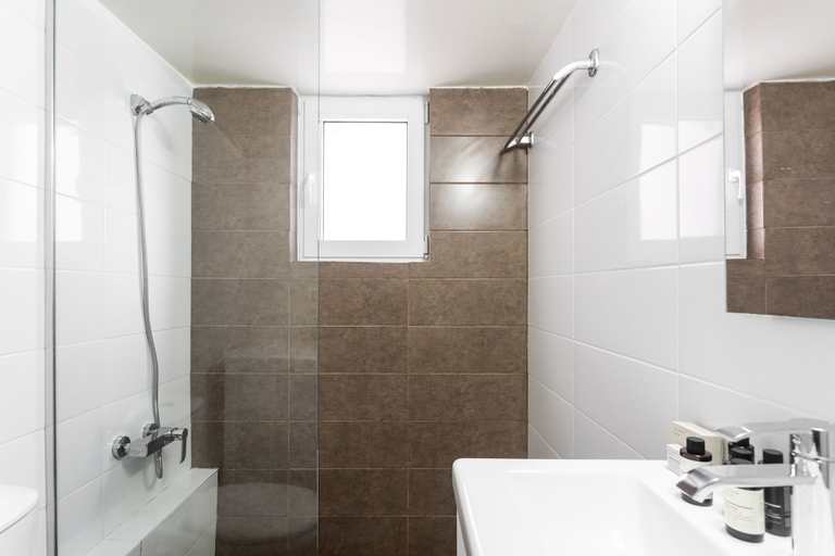 Bathroom 3, Comfy 1BR Apartment in Ampelokipoi, Attica