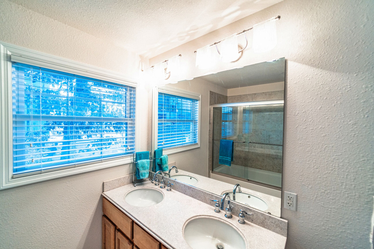 Bathroom 5, Lake Escape, Camden