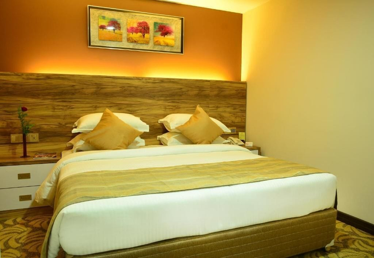 Bedroom 3, Pearl City Hotel, Thimbirigasyaya