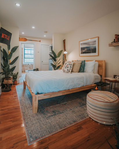 Bedroom 2, Willow Pond Motel, Greene