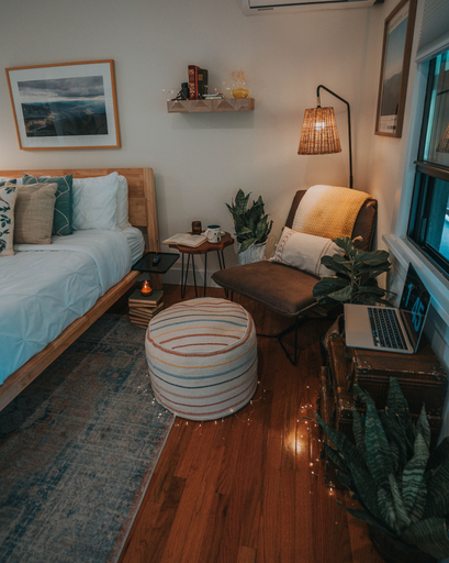 Others 4, Willow Pond Motel, Greene