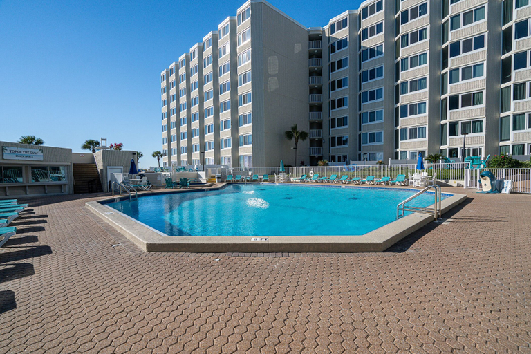 Sport & Beauty 5, Seas the Day Beachside w/ Resort Amenities!, Bay