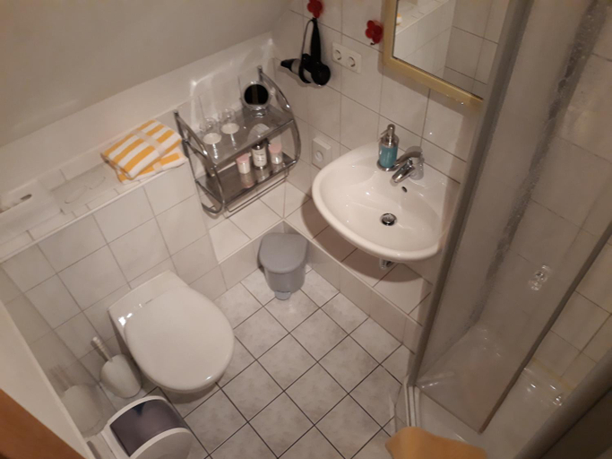 Bathroom, Wein-und Gasthof Zipf, Miltenberg