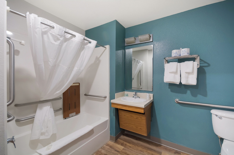 Bathroom 4, WoodSpring Suites Johnson City, Washington