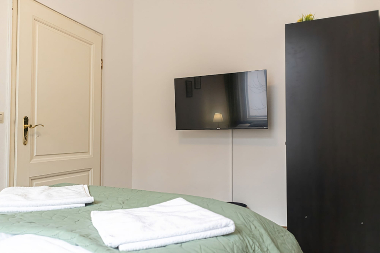 Bedroom 1, Cozy 4BR shared Apartment, Wien