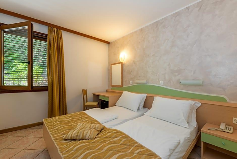Bedroom 2, Hotel Narcis - Rabac, Labin