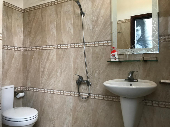Bathroom 4, Timothy Homestay, Huế