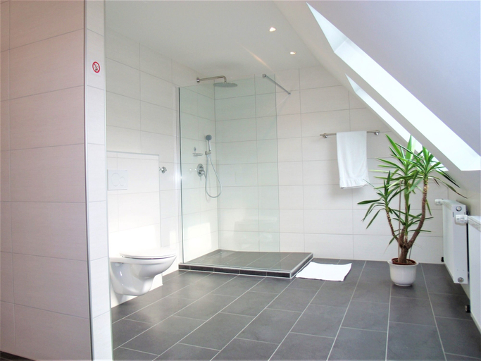 Bathroom 5, Hotel Brehm, Würzburg