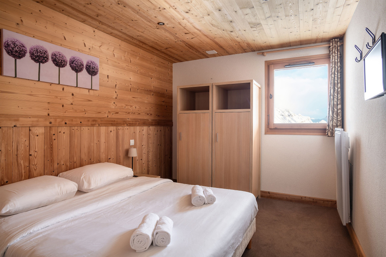 Bedroom 2, Dormio Resort Les Portes du Grand Massif, Haute-Savoie