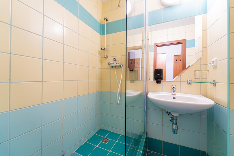 Bathroom 3, Hotel RYSY, Poprad