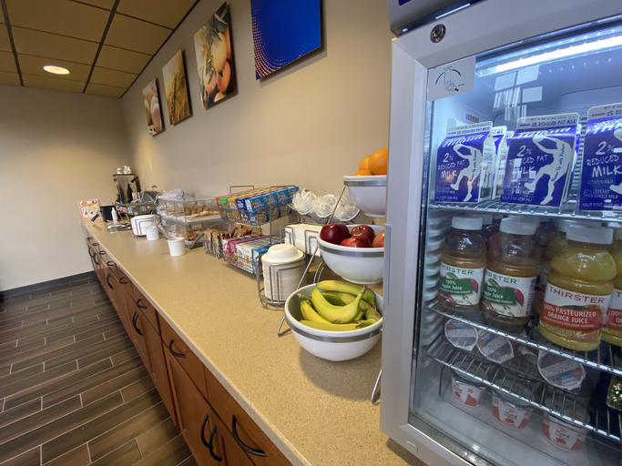Food & Drinks 5, Comfort Inn & Suites Goodland, Sherman