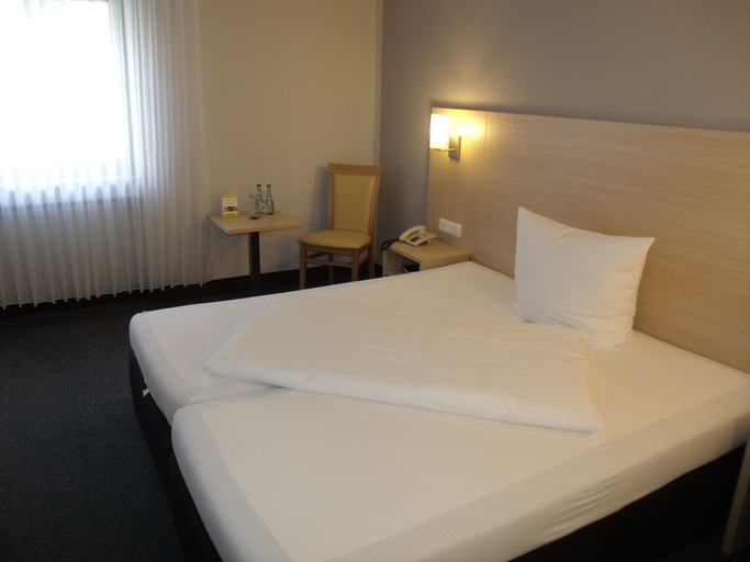 Bedroom 2, Hotel Brehm, Würzburg