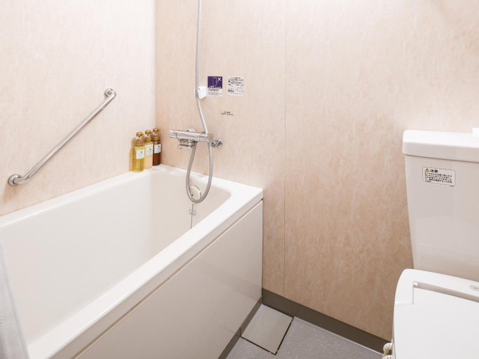 Bathroom 17