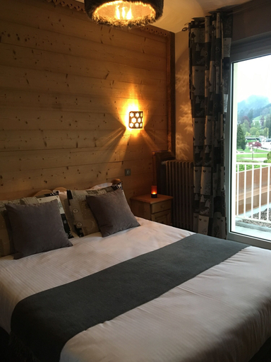 Bedroom 4, L’Annexe by La Réserve, Vosges