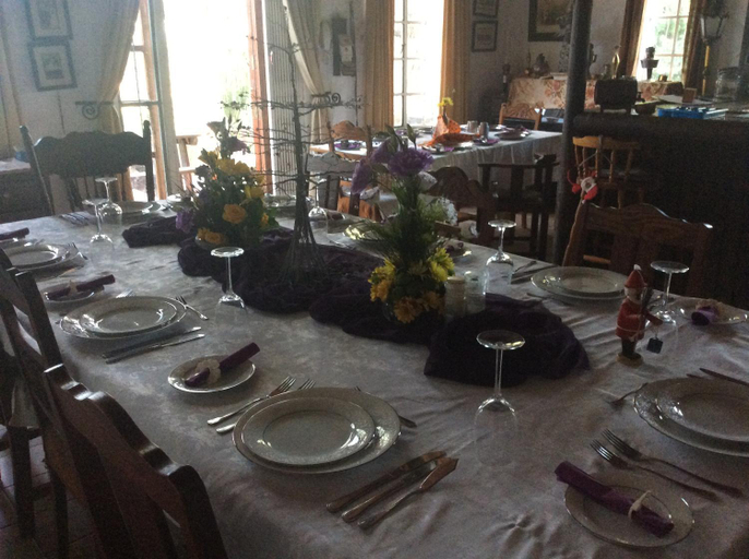Others 4, Oom Daan's B&B, Buffalo City