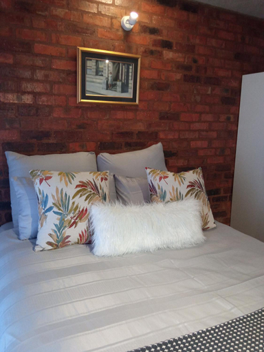 Others 3, Royal Stina Hotel-style with Swimming pool, City of Johannesburg