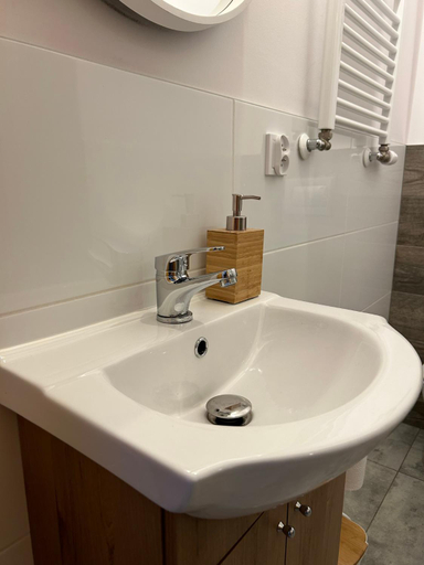 Bathroom 3, Jeleni Ruczaj, Jelenia Góra