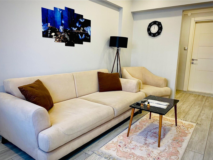Others 4, IVORY SUITE, Merkez