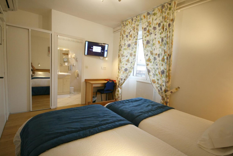 Bedroom 2, Hotel Auberge de la Diège, Aveyron