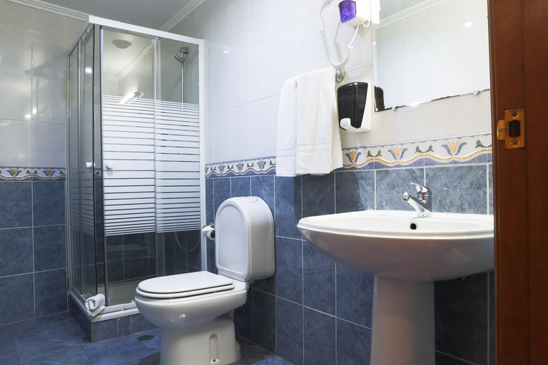 Bathroom, Hotel Amadora Palace, Amadora