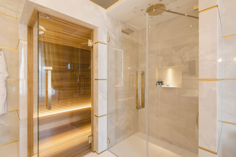 Bathroom 21