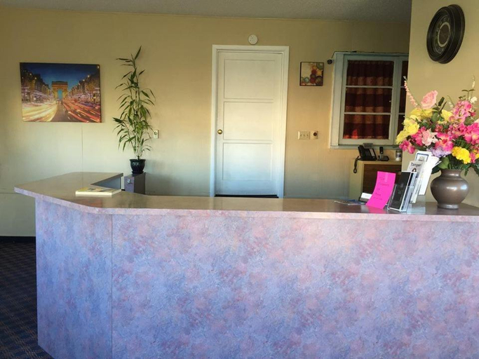 Public Area 3, Summer Wind Budget Motel, Lincoln