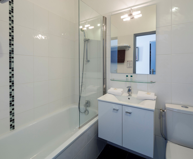Bathroom 4, Hotel Arvor, Côtes-d'Armor