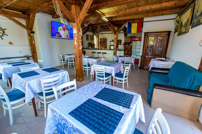 Food & Drinks 2, Vila Blue Marine 2 Mai, Limanu