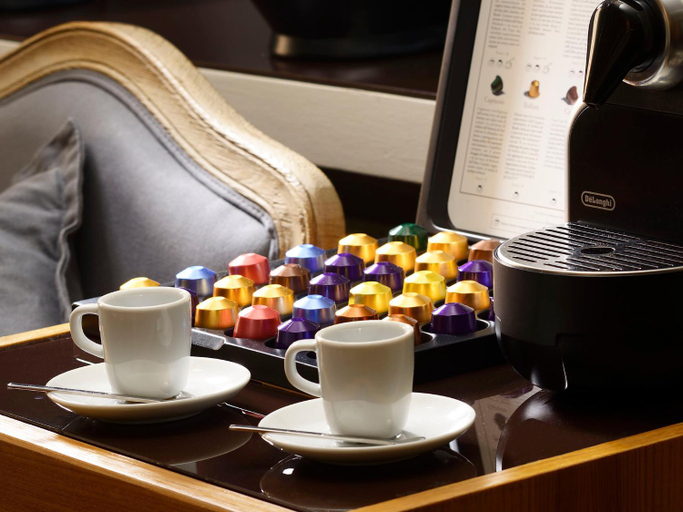 Food & Drinks 5, Mario de' Fiori 37 Luxury Suites, Rome