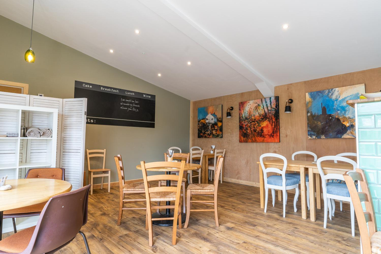 Food & Drinks 4, The Woodland Collection, 10 mins from beaches, Cornwall