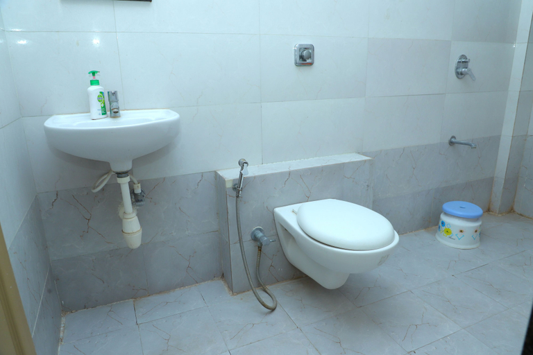 Bathroom, Hotel Anjani, Latur
