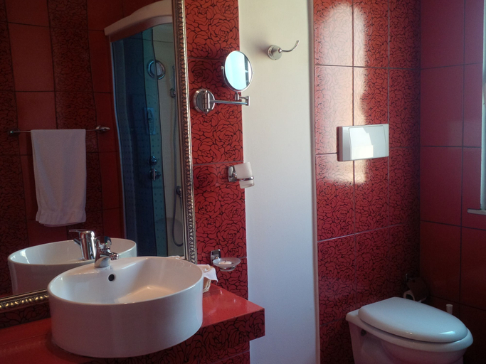 Bathroom 4, Theranda Hotel, Tiranës