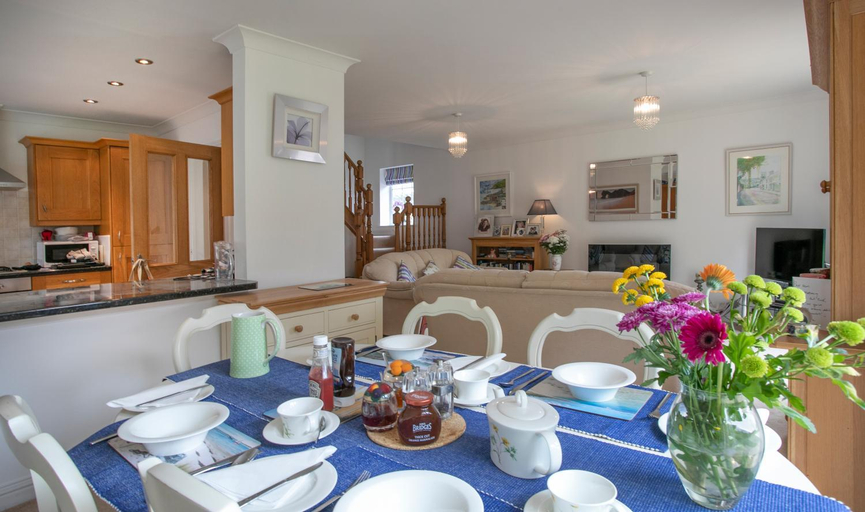 Others 2, The Heather's Bed and Breakfast, Dorset