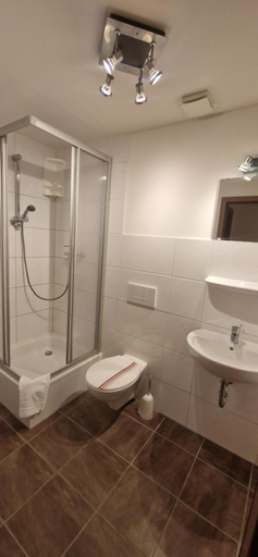 Bathroom 3, BusinessHotel Muhlenbeck, Oberhavel
