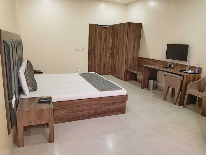 Bedroom 2, Hotel Sannidhi Emerald, Nalgonda