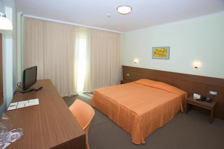 Bedroom 3, Jeravi Beach Hotel - All Inclusive, Nesebar