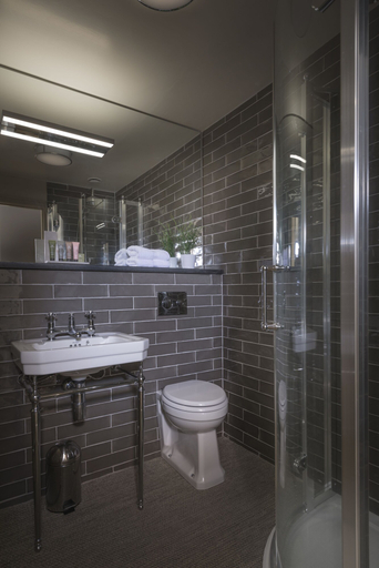 Bathroom 3, Harper's Steakhouse with Rooms, Haslemere, Surrey