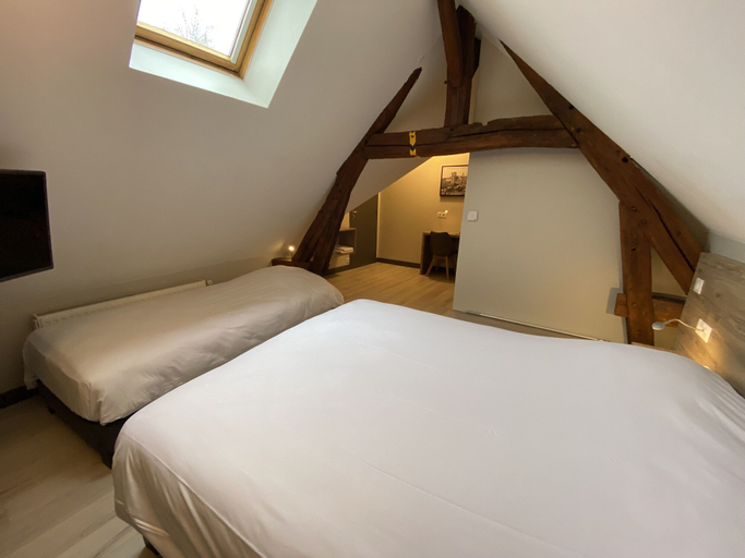 Bedroom 3, Hôtel Saint Nicolas, Oise